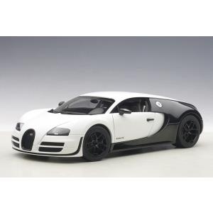 Autoart Bugatti Veyron Super Sport Pur Blanc Edition 2012 (matt weiß schwarz Carbon) (70933)