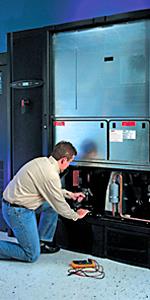 Schneider Electric APC On-Site Service 4 Hour Response On Site Service Upgrade to Existing On-Site Service Warranty - Serviceerweiterung - Arbeitszeit und Ersatzteile - 1 Jahr - Vor-Ort - Reaktionszeit: 4 Std. - für P/N: ACEC200, ACEC201, ACRC101, ACRD100, ACRD101, ACRD200, ACRD2